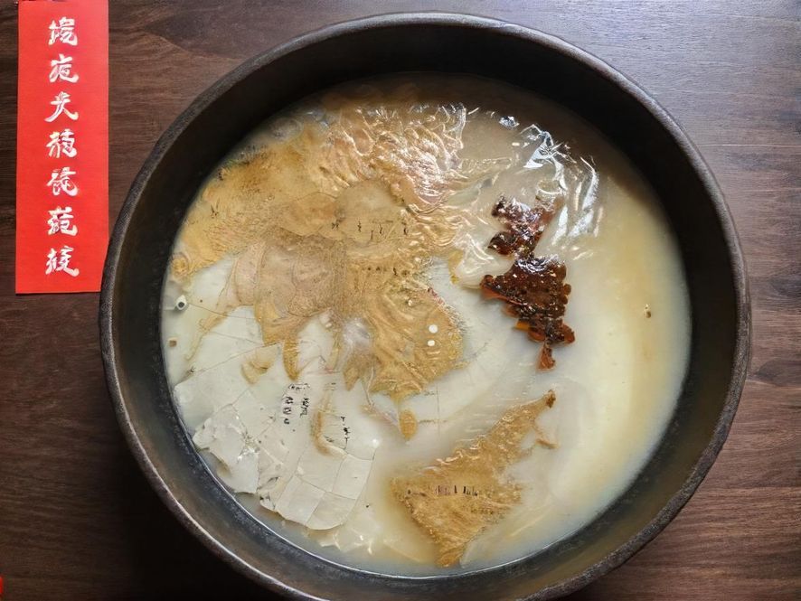 深圳老街区深邃小巷,充满生活气息与历史感